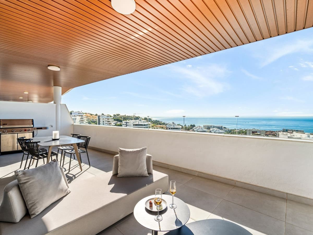 Middle Floor Apartment in Fuengirola — photo 1 of 10