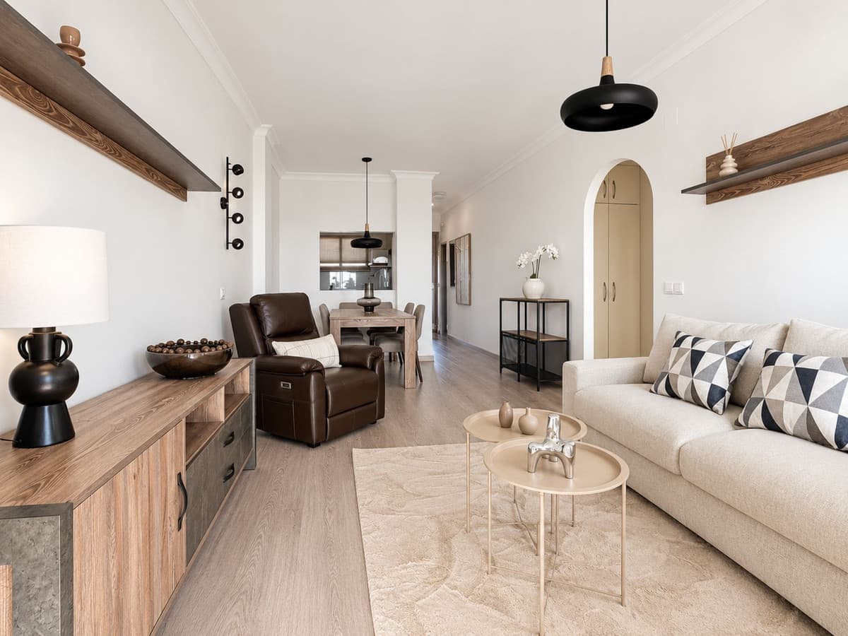 Middle Floor Apartment in The Golden Mile — photo 3 of 10