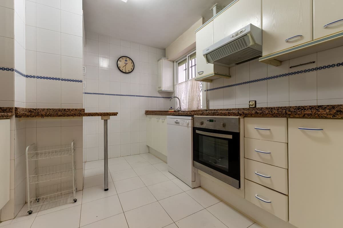 Middle Floor Apartment in Fuengirola — photo 7 of 10