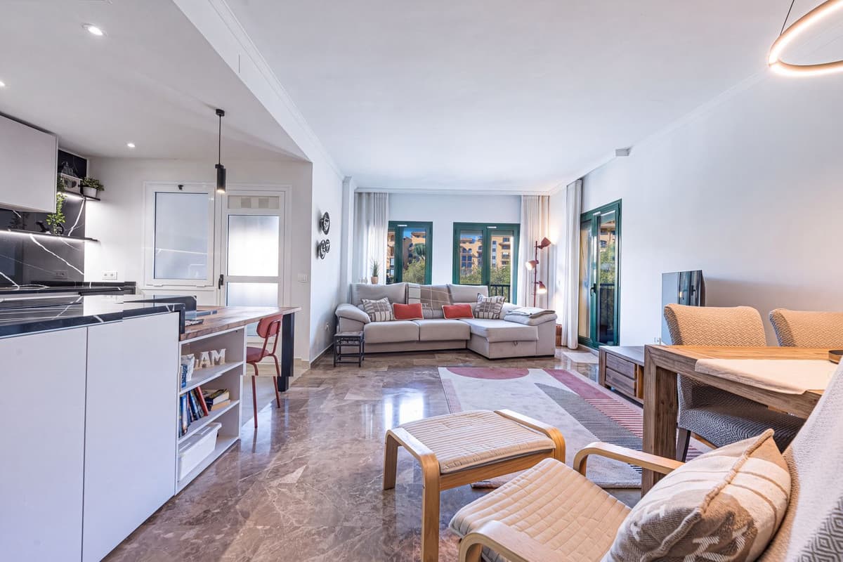 Middle Floor Apartment in San Pedro de Alcántara — photo 3 of 10