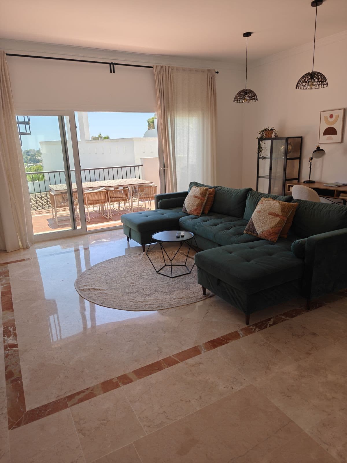 Top Floor Apartment in Benahavís — photo 3 of 10