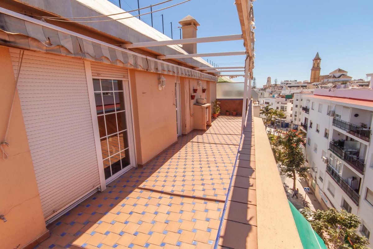 Penthouse in Estepona — photo 1 of 10