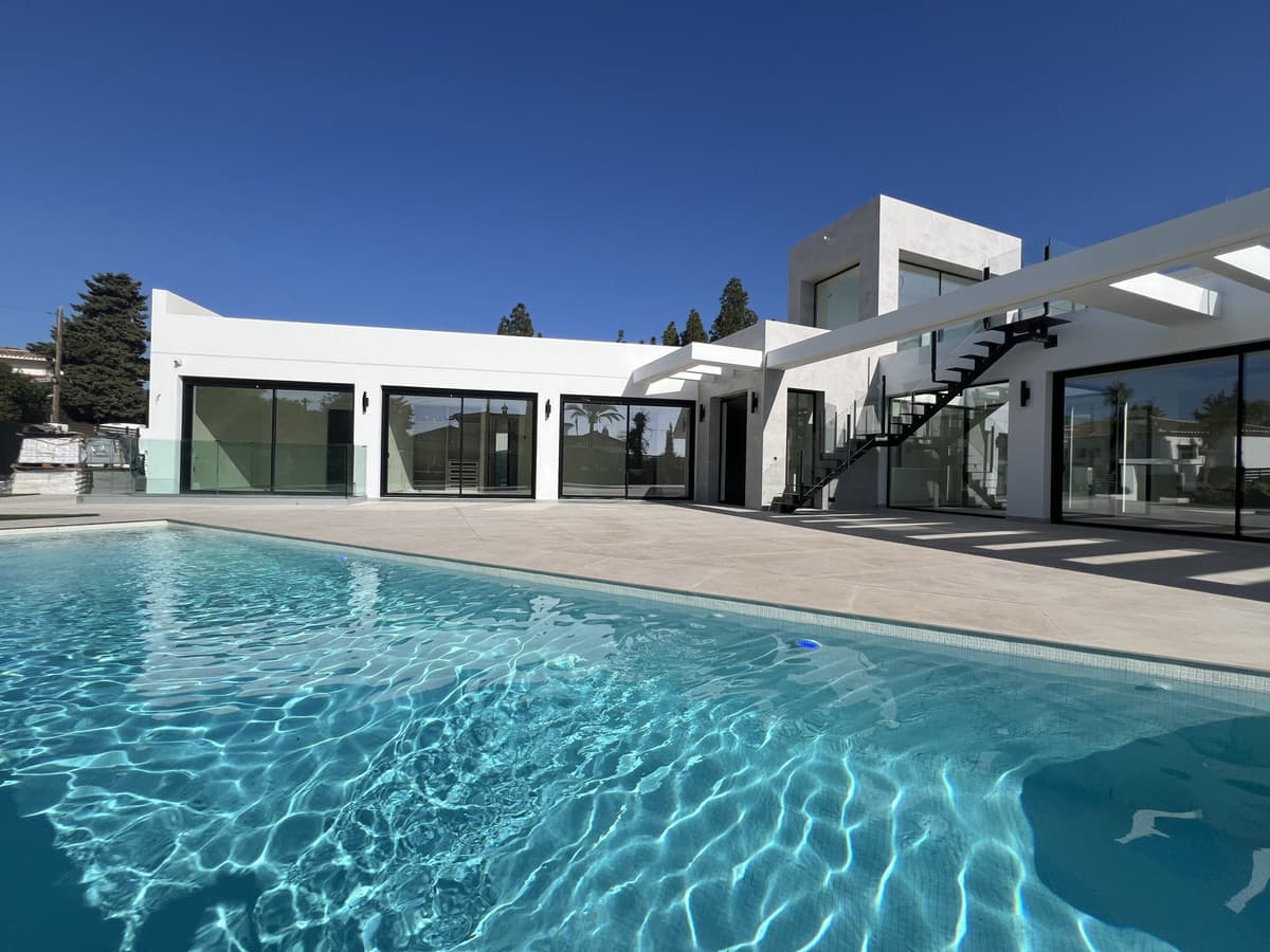 Detached Villa in El Chaparral — photo 4 of 10