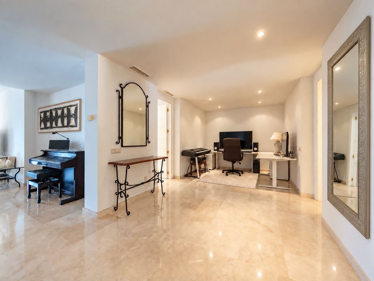 Middle Floor Apartment in Río Real — photo 7 of 10