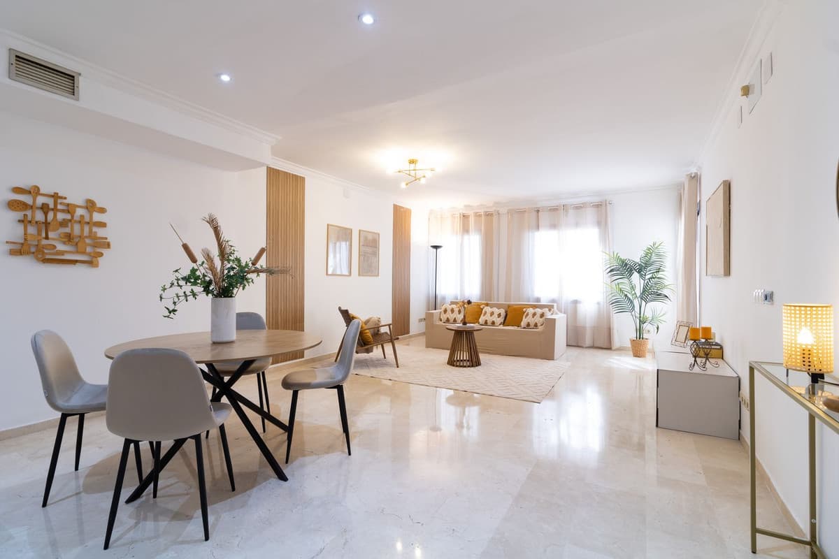 Middle Floor Apartment in Puerto Banús — photo 1 of 10