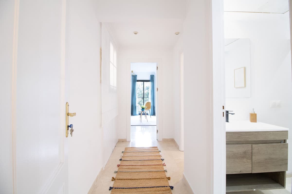 Middle Floor Apartment in Puerto Banús — photo 9 of 10