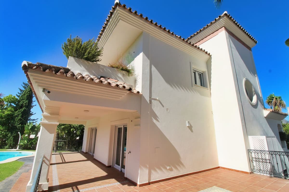 Detached Villa in Guadalmina Alta — photo 7 of 10