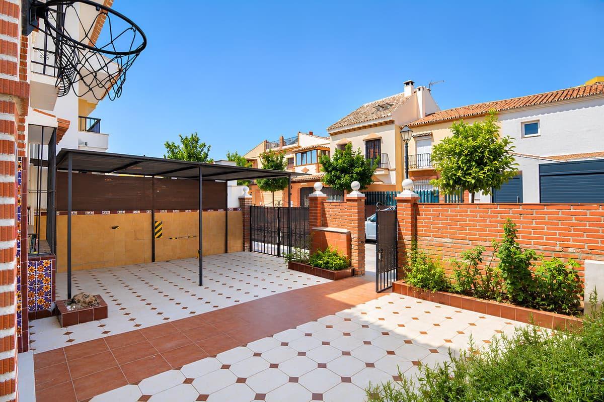 Detached Villa in Fuengirola — photo 2 of 10