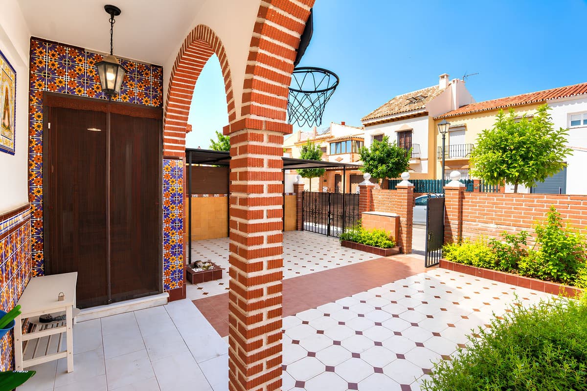 Detached Villa in Fuengirola — photo 3 of 10