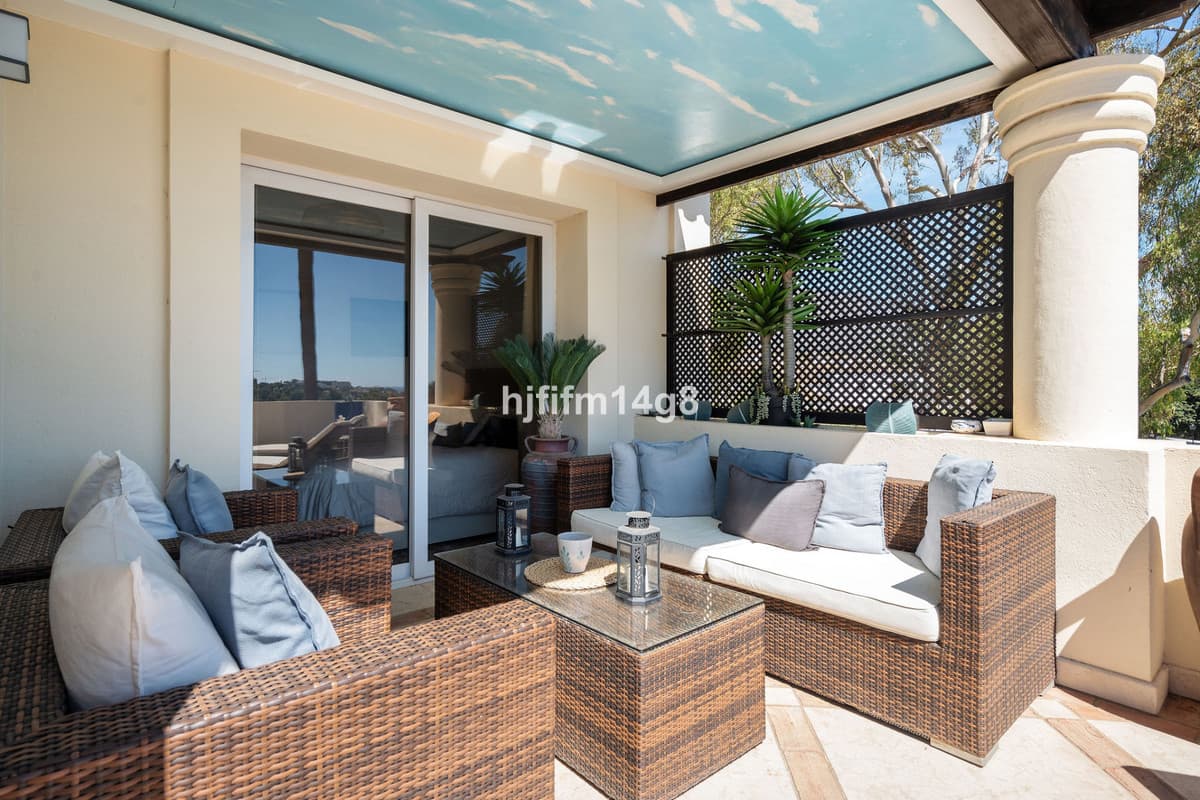Penthouse in Nueva Andalucía — photo 4 of 10