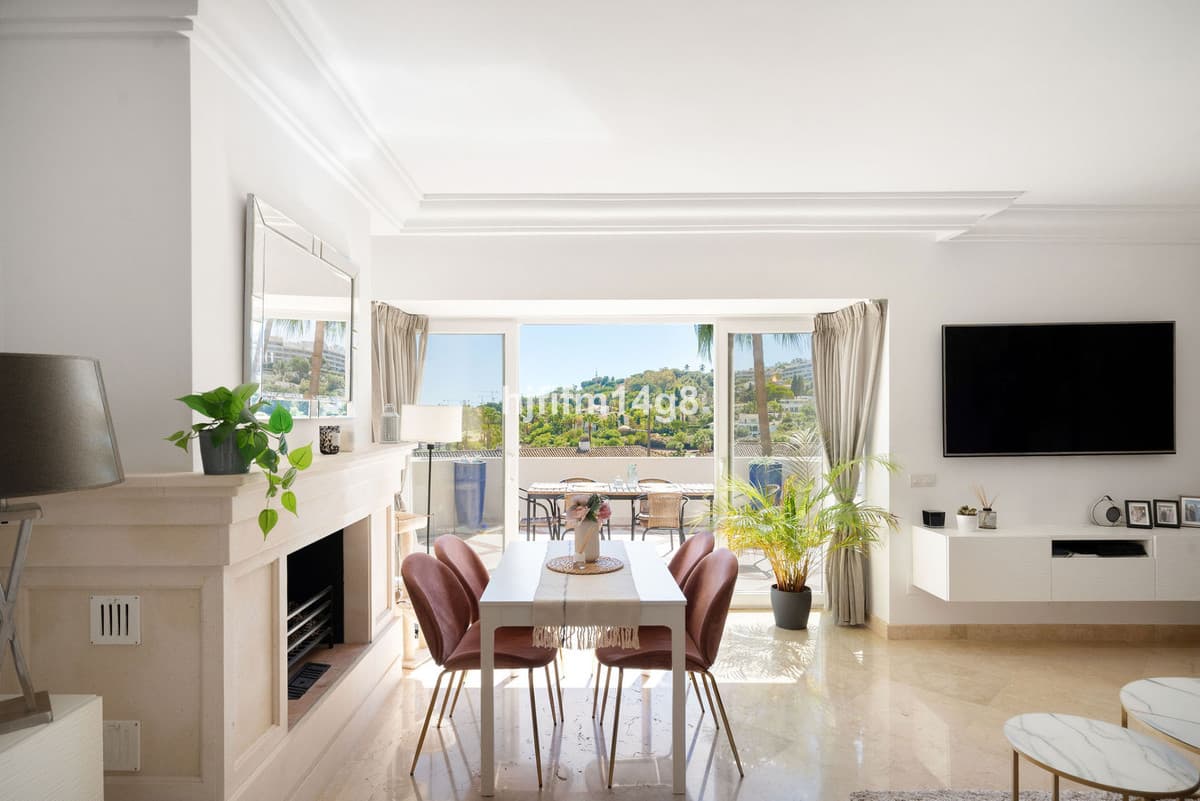 Penthouse in Nueva Andalucía — photo 6 of 10