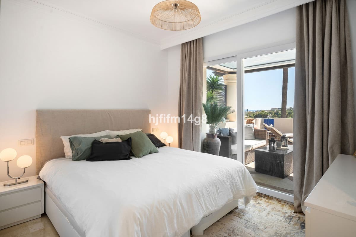 Penthouse in Nueva Andalucía — photo 9 of 10