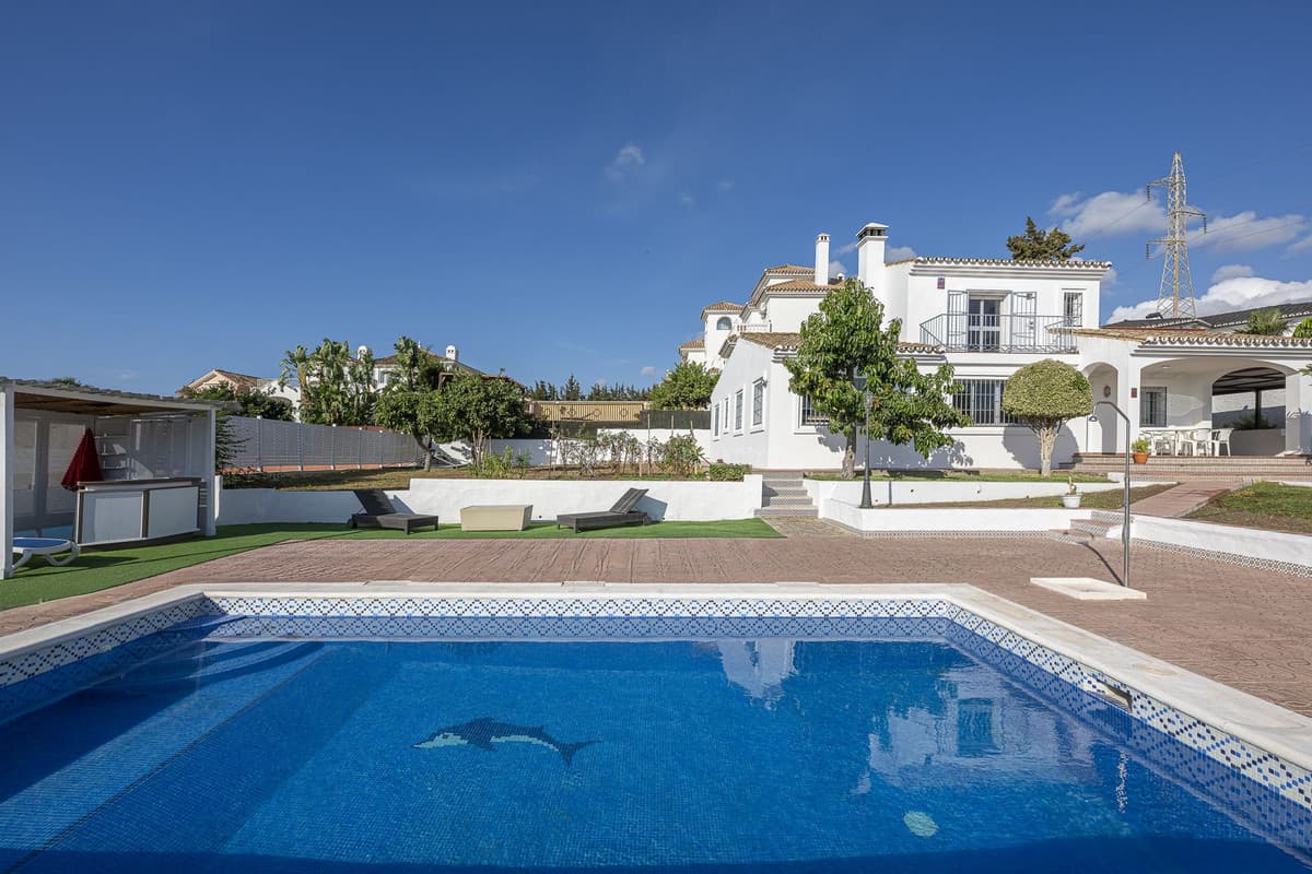 Detached Villa in Estepona — photo 1 of 10