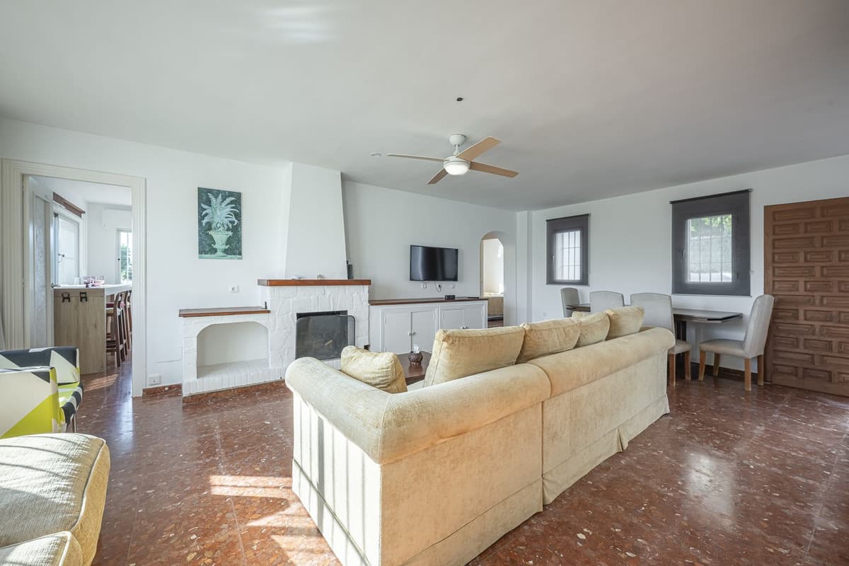 Detached Villa in Estepona — photo 4 of 10