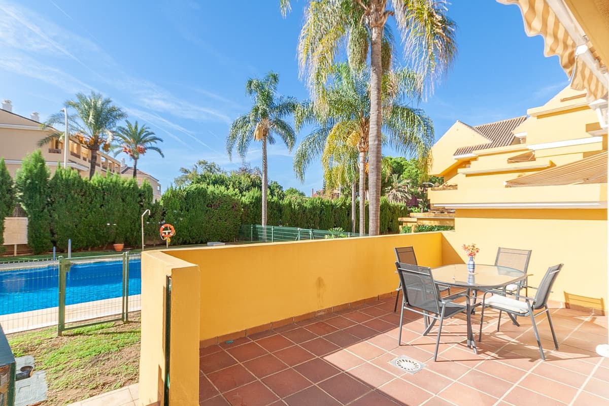 Ground Floor Apartment in Elviria — photo 2 of 10