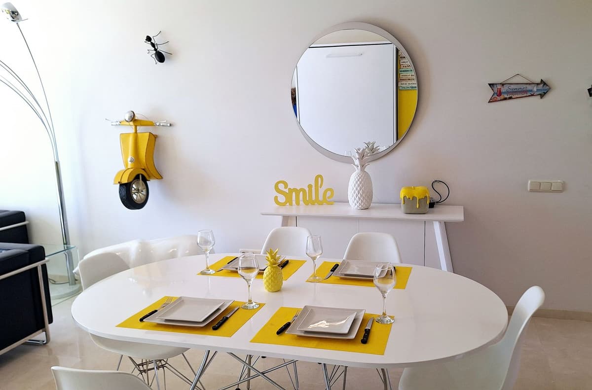 Middle Floor Apartment in Estepona — photo 7 of 10