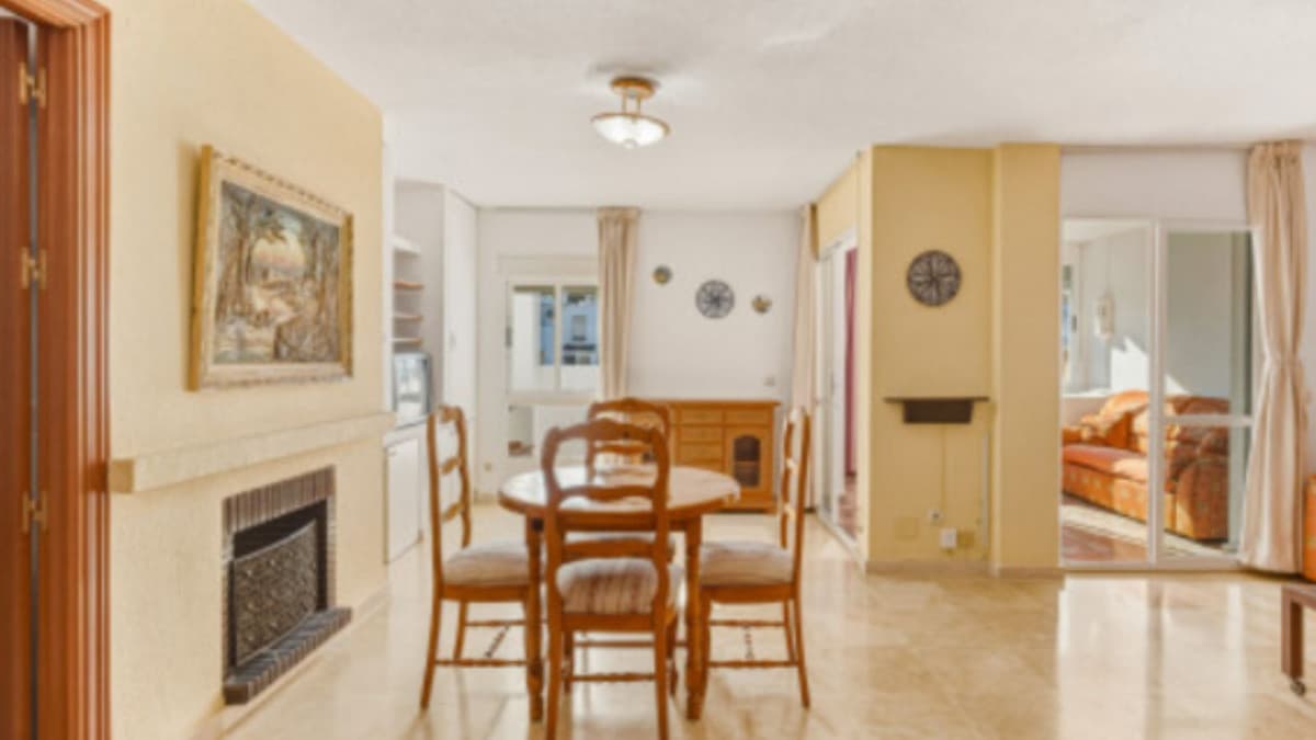 Middle Floor Apartment in Marbella — photo 5 of 8