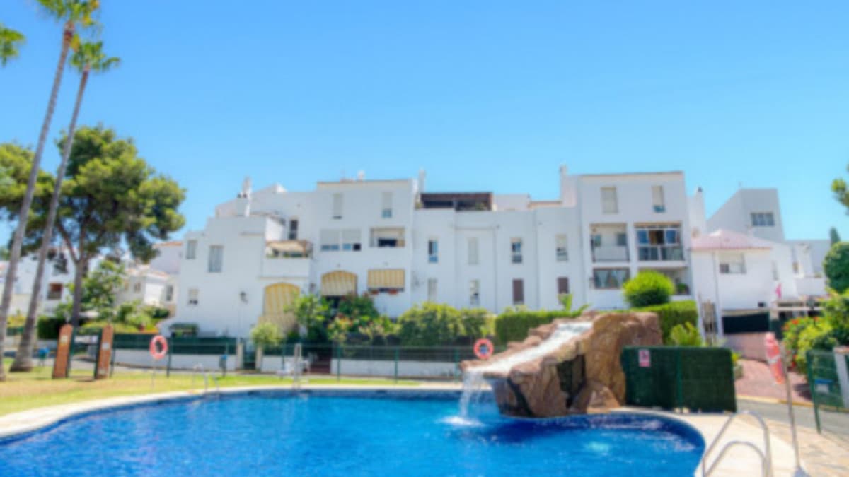 Middle Floor Apartment in Marbella — photo 7 of 8