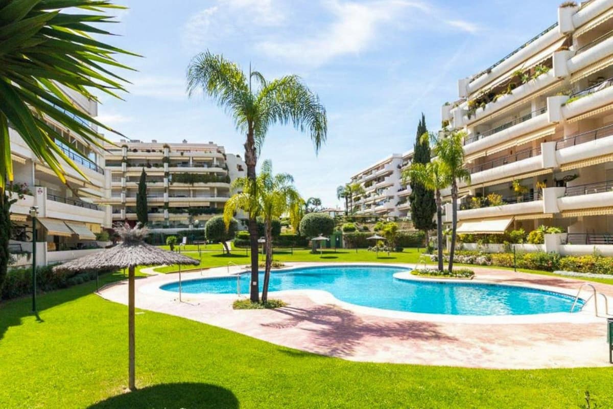 Middle Floor Apartment in Guadalmina Alta — photo 7 of 10