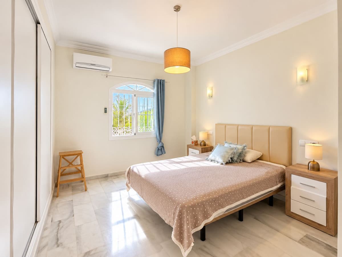 Ground Floor Apartment in Estepona — photo 4 of 10