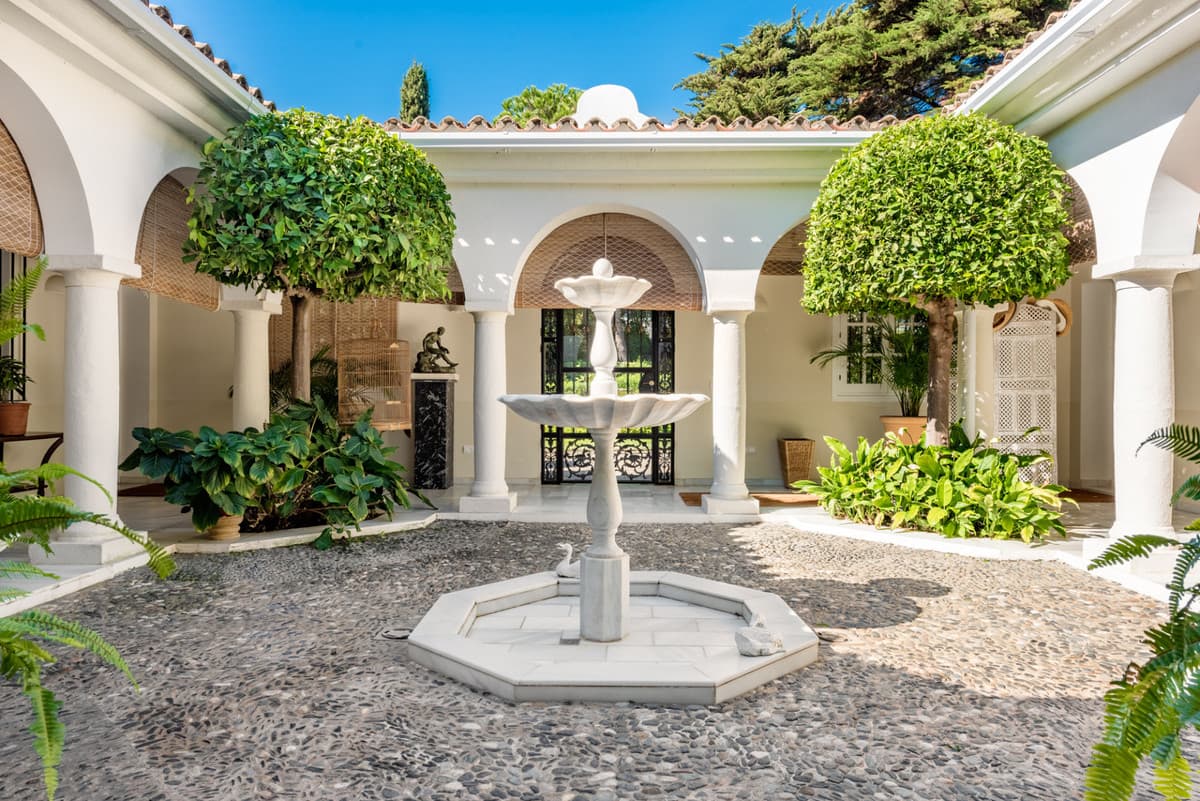 Detached Villa in Sotogrande Alto — photo 1 of 10