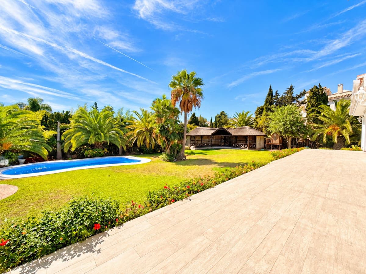 Detached Villa in El Paraiso — photo 4 of 10