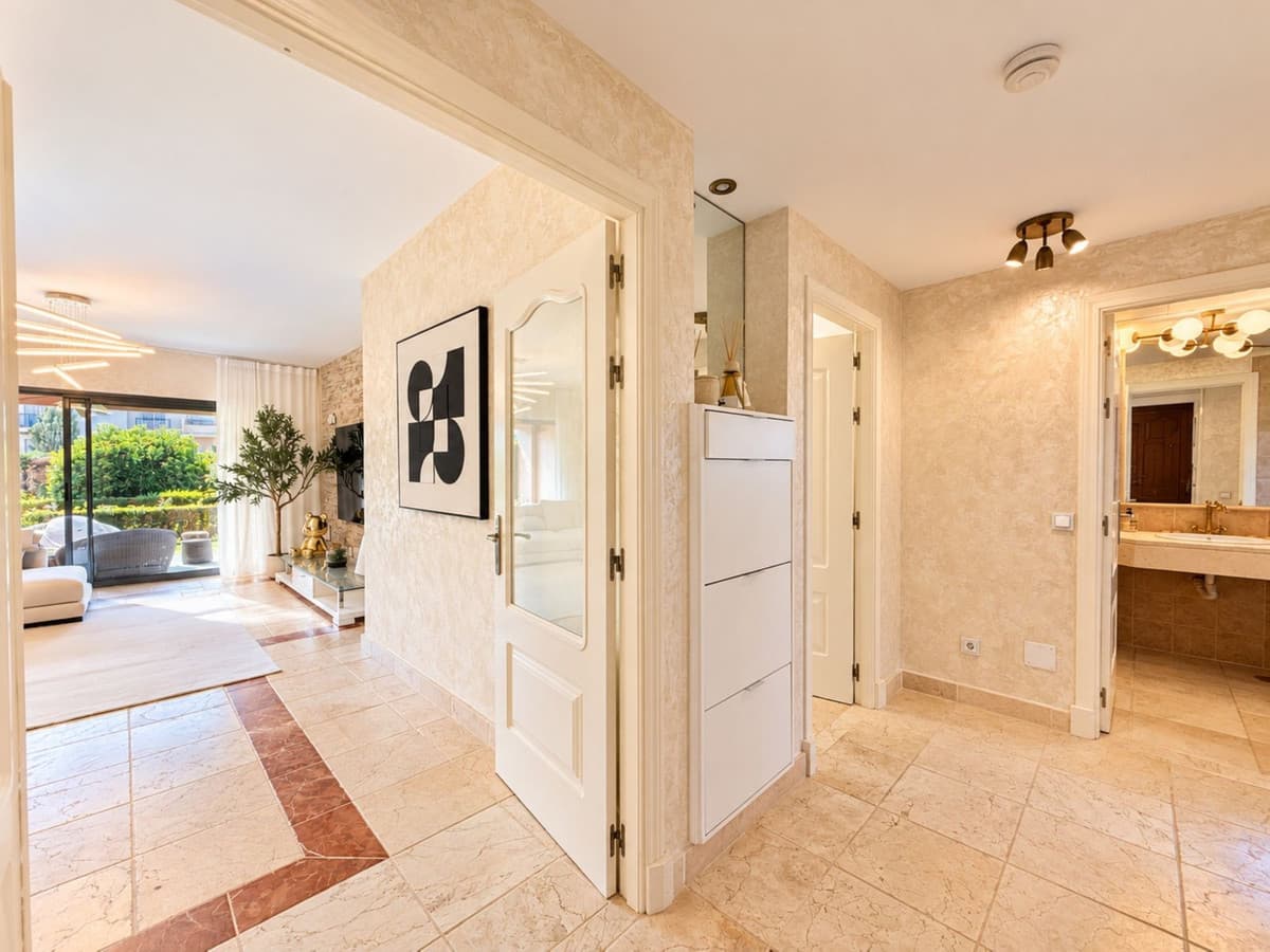 Ground Floor Apartment in Estepona — photo 5 of 10