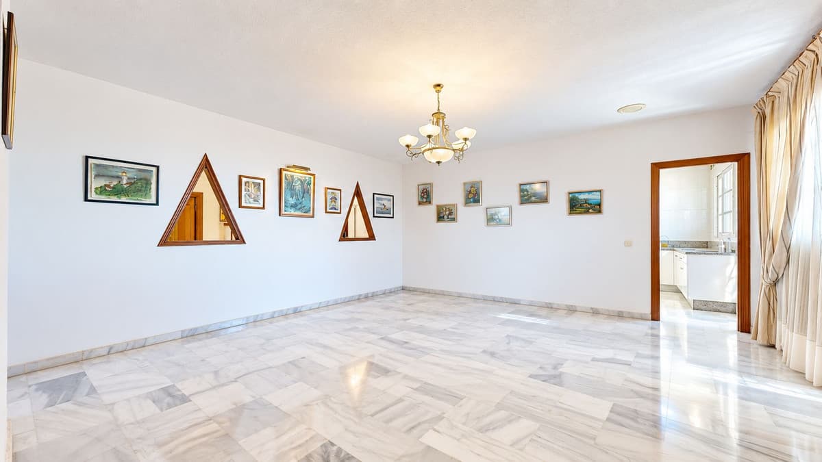 Detached Villa in Arroyo de la Miel — photo 8 of 10
