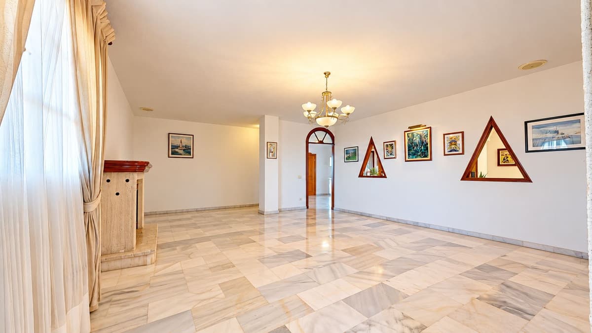 Detached Villa in Arroyo de la Miel — photo 9 of 10