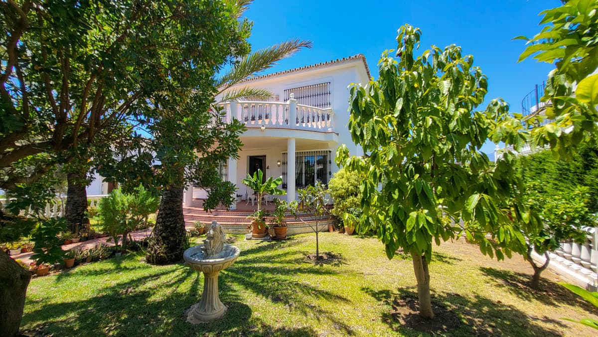 Detached Villa in Elviria
