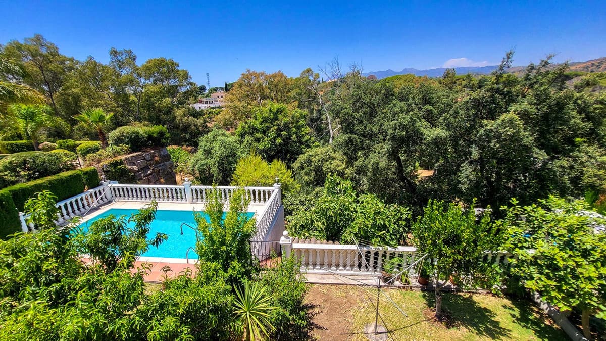 Detached Villa in Elviria — photo 2 of 10