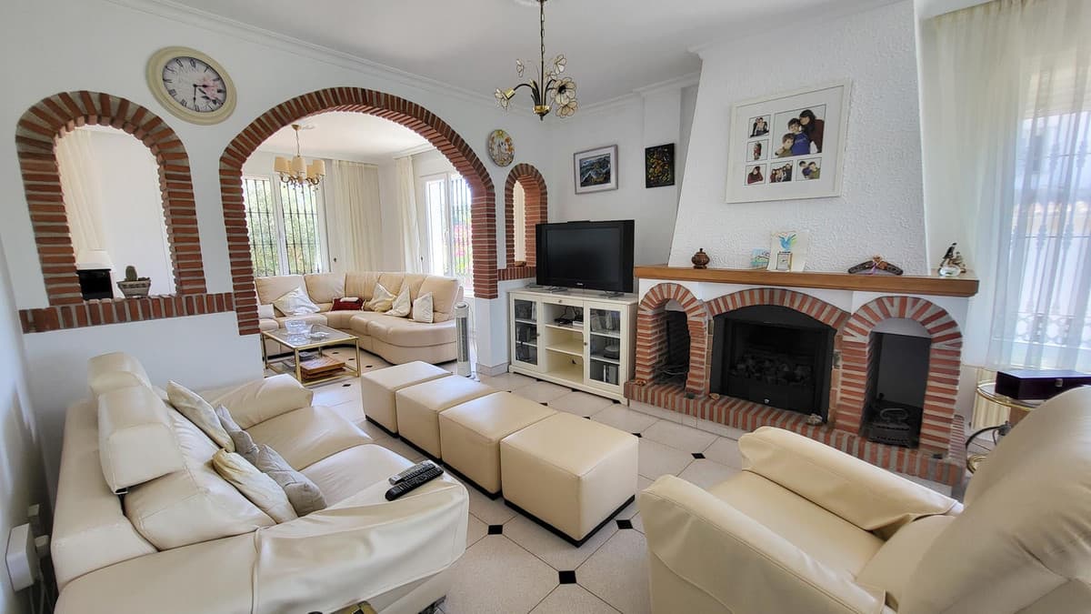 Detached Villa in Elviria — photo 6 of 10