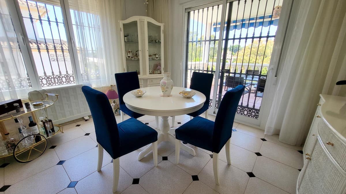Detached Villa in Elviria — photo 8 of 10