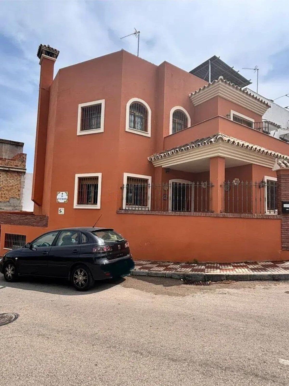 Semi-Detached House in Cancelada — photo 1 of 10
