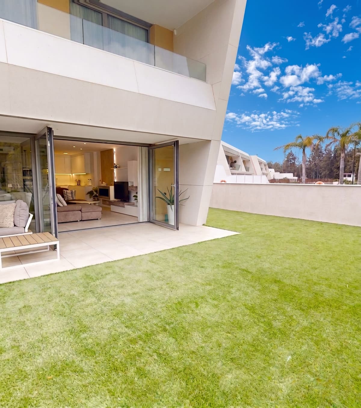 Semi-Detached House in Mijas Costa — photo 1 of 10