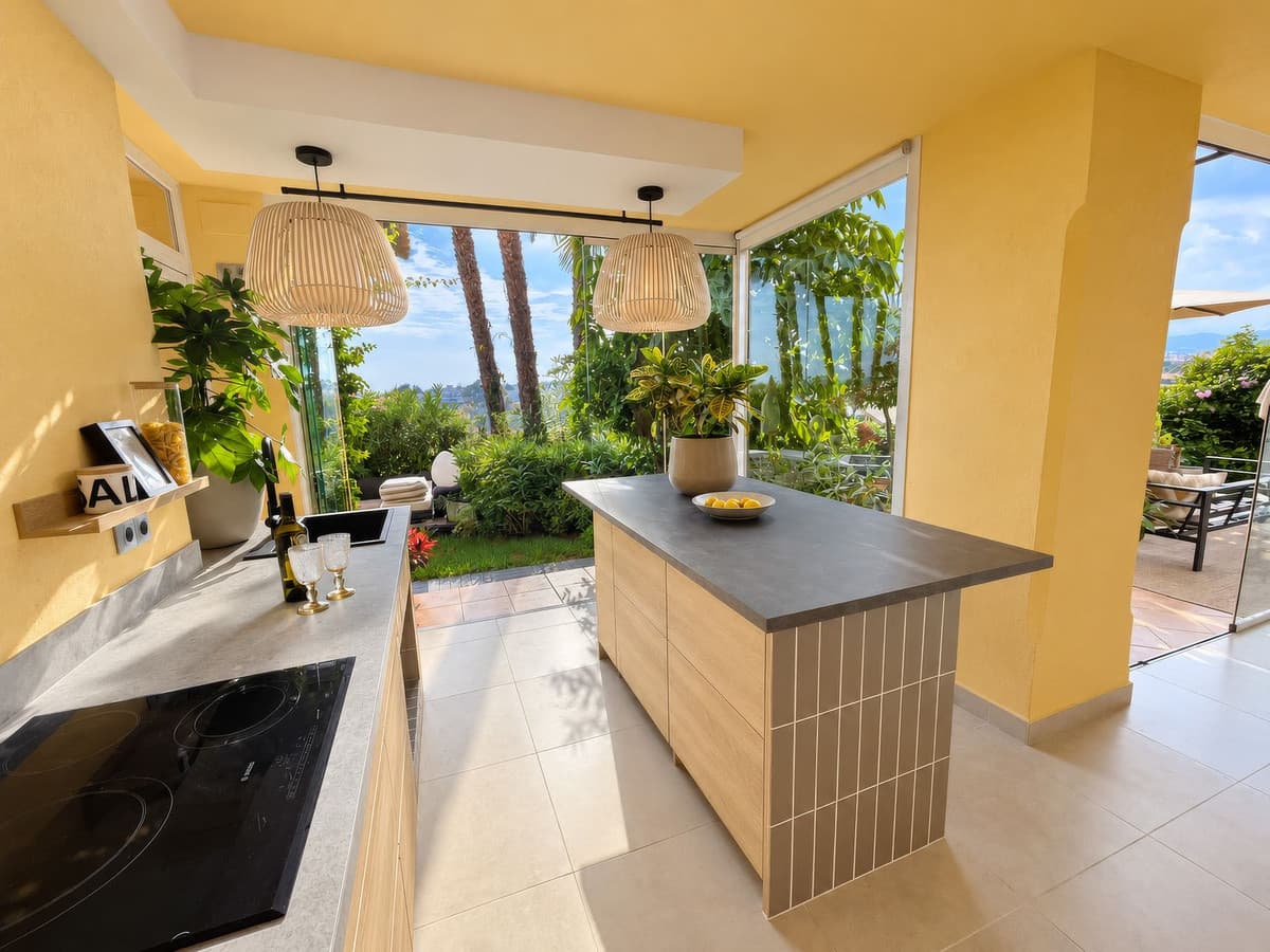 Ground Floor Apartment in Nueva Andalucía — photo 2 of 10