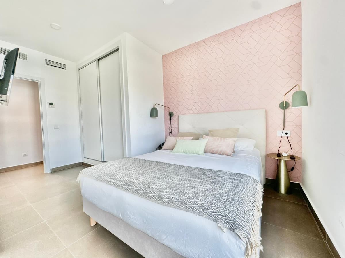 Middle Floor Apartment in Puerto Banús — photo 8 of 10