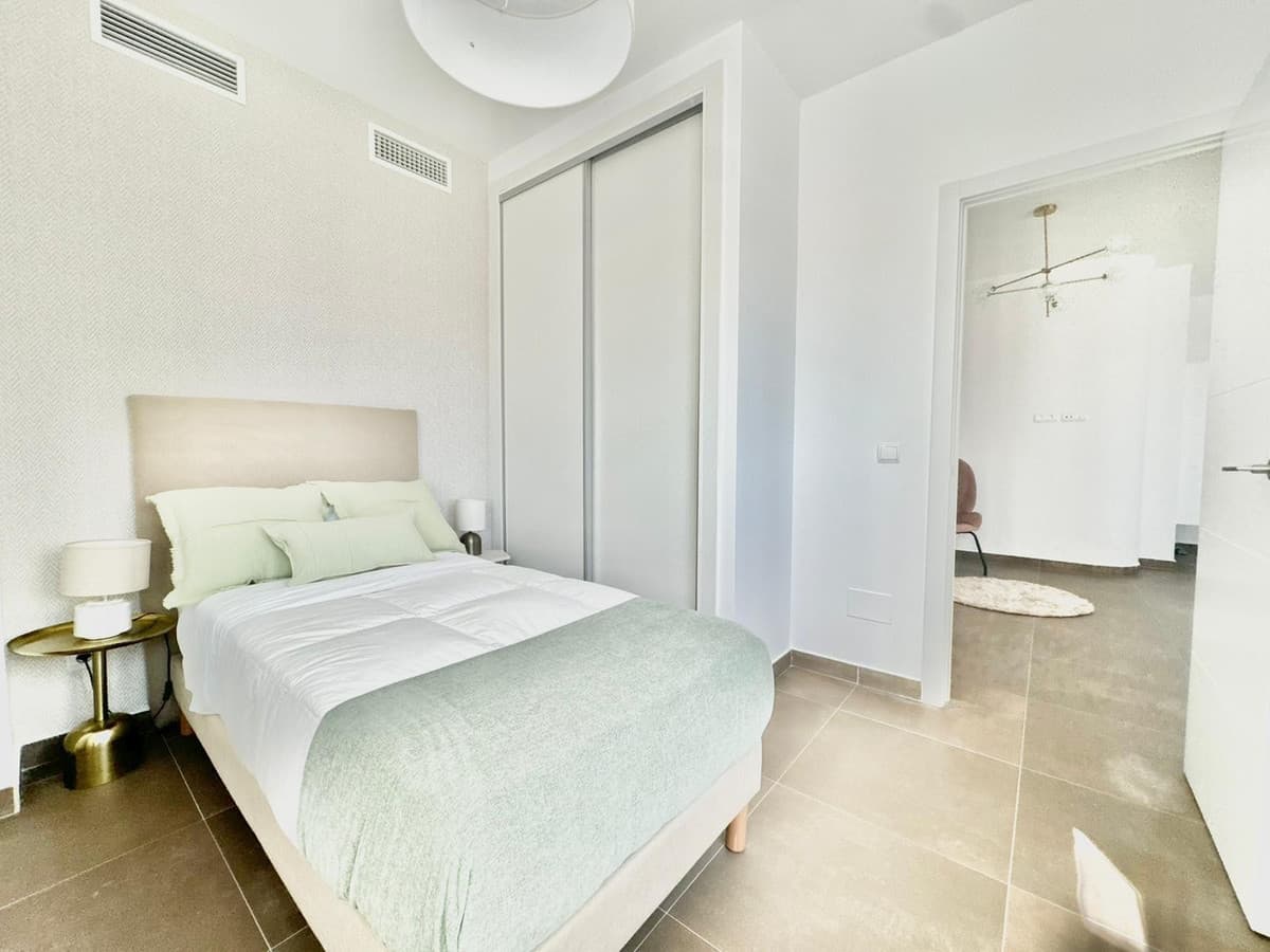 Middle Floor Apartment in Puerto Banús — photo 10 of 10