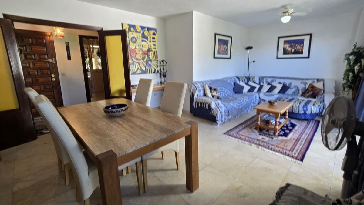 Middle Floor Apartment in Mijas Costa — photo 5 of 10