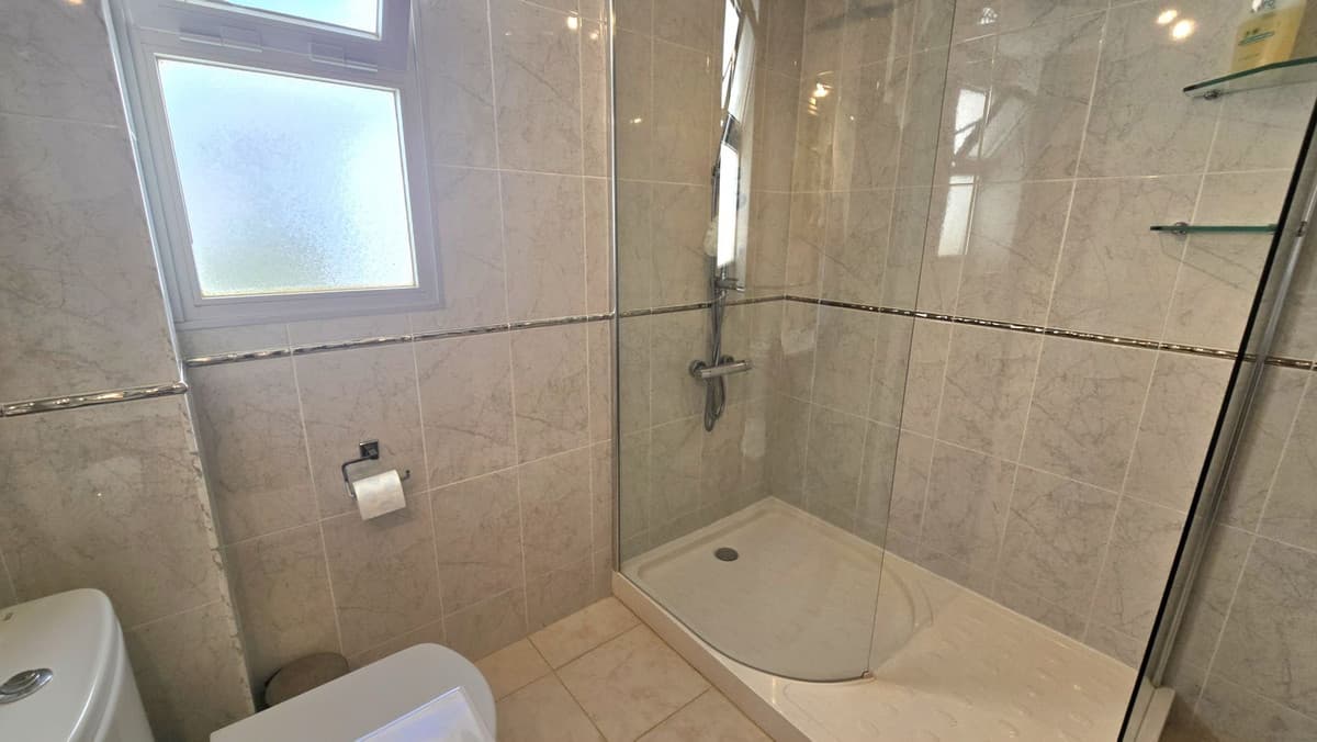 Middle Floor Apartment in Mijas Costa — photo 7 of 10