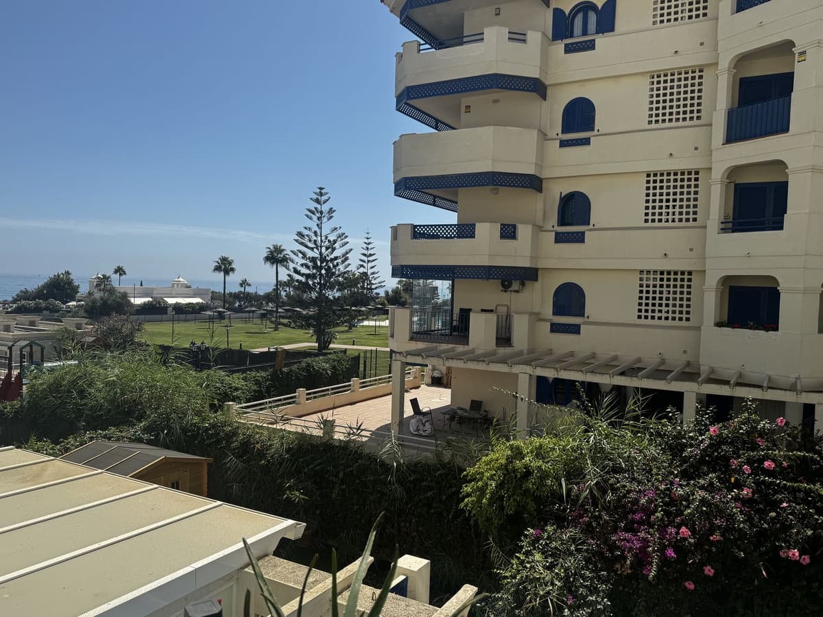 Middle Floor Apartment in San Luis de Sabinillas
