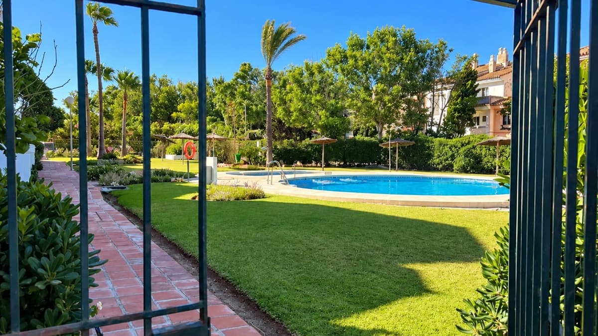 Townhouse in Casares — photo 2 of 8