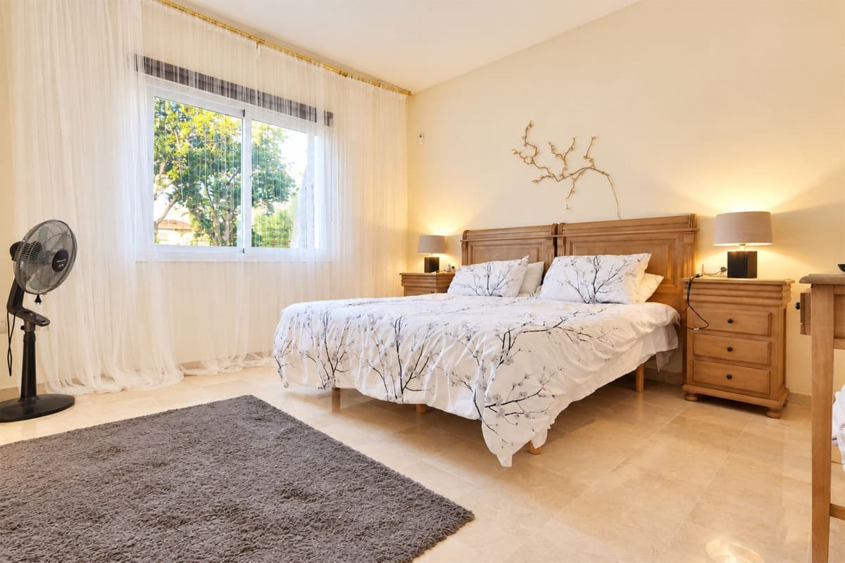 Middle Floor Apartment in Cabopino — photo 9 of 10