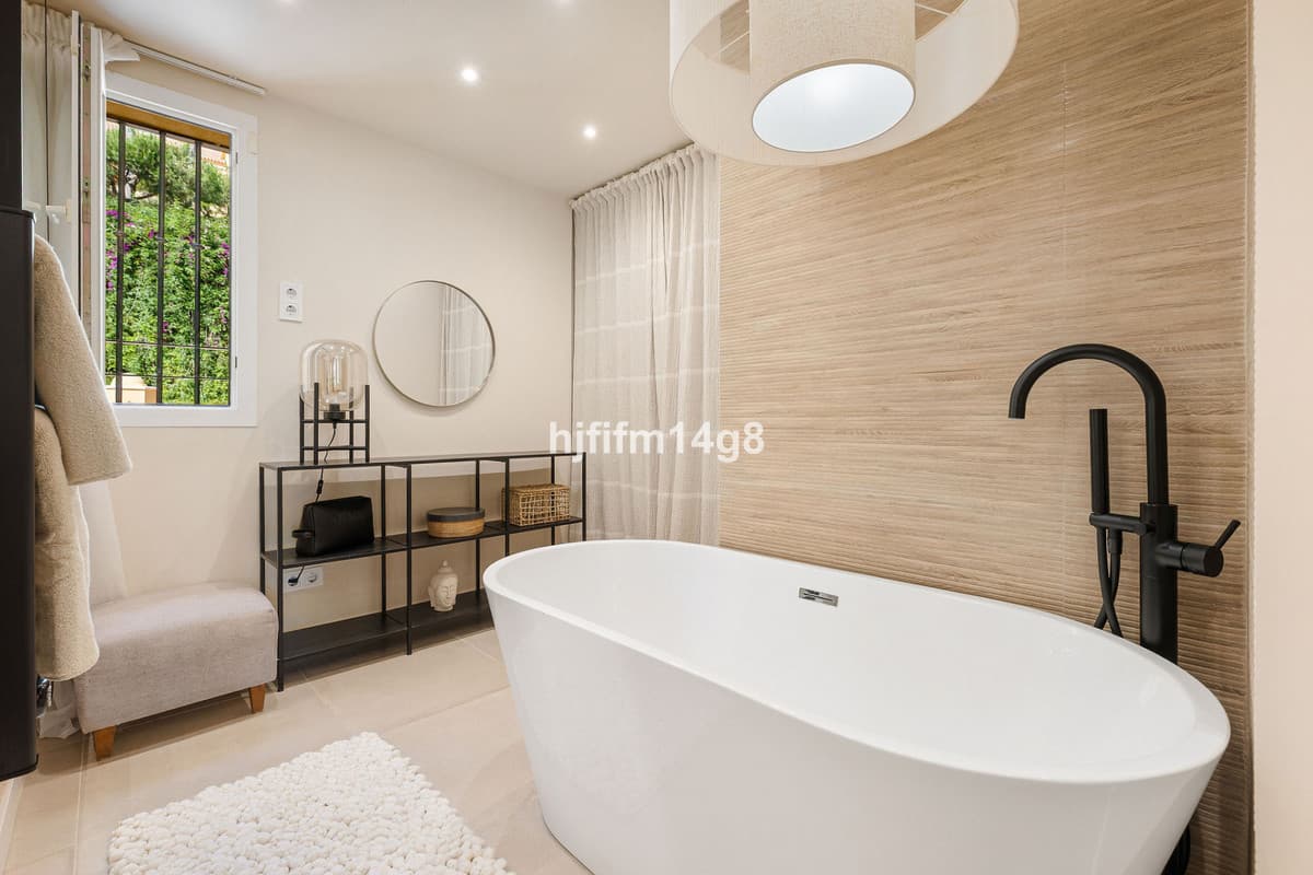 Ground Floor Apartment in Nueva Andalucía — photo 9 of 10