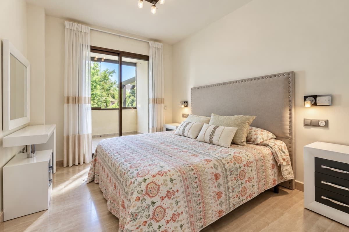 Middle Floor Apartment in Puerto Banús — photo 4 of 10