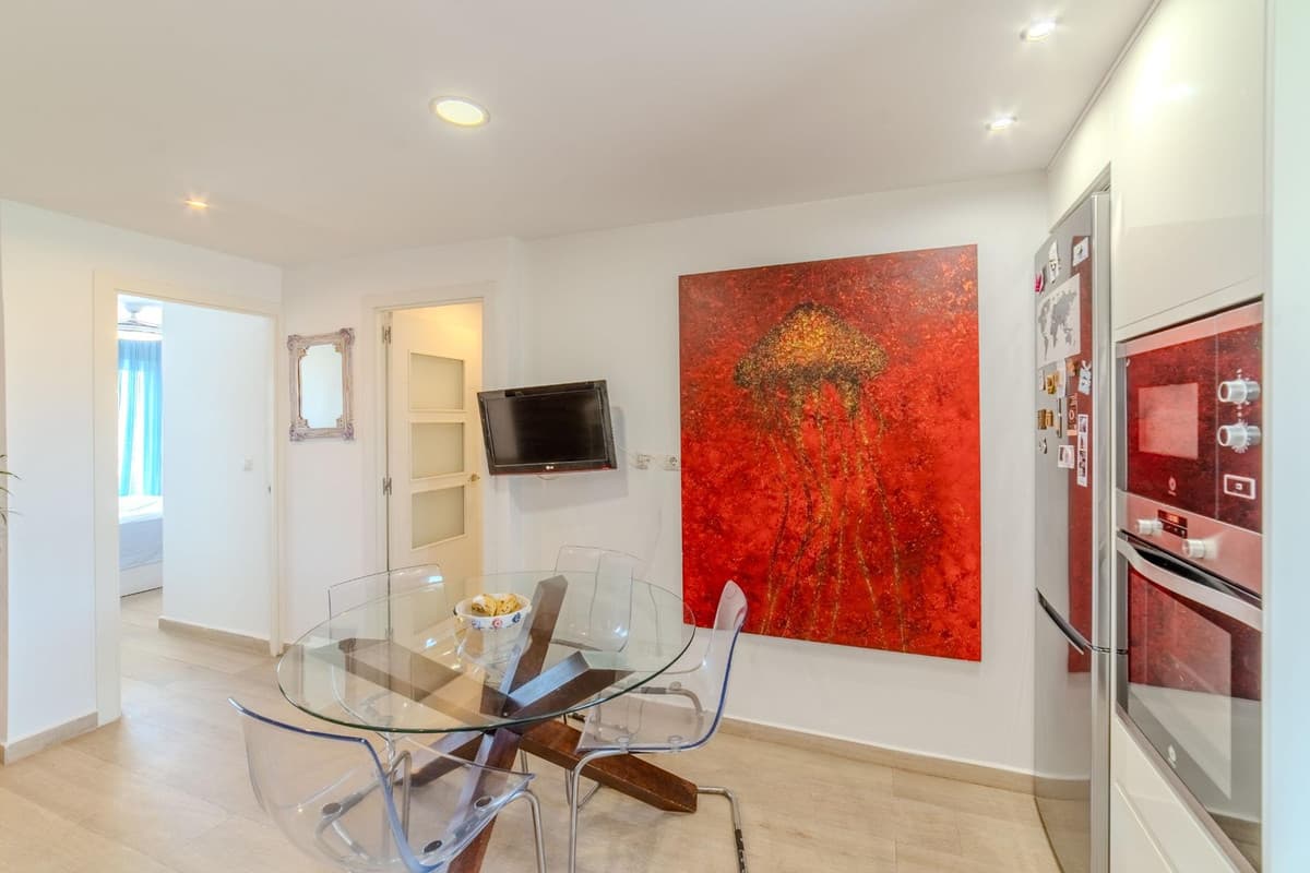 Middle Floor Apartment in Málaga — photo 10 of 10