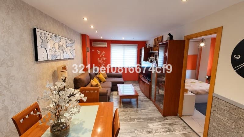 Middle Floor Apartment in Málaga — photo 2 of 10