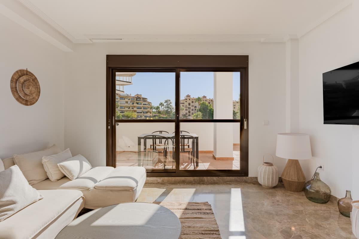 Penthouse Duplex in Estepona — photo 7 of 10