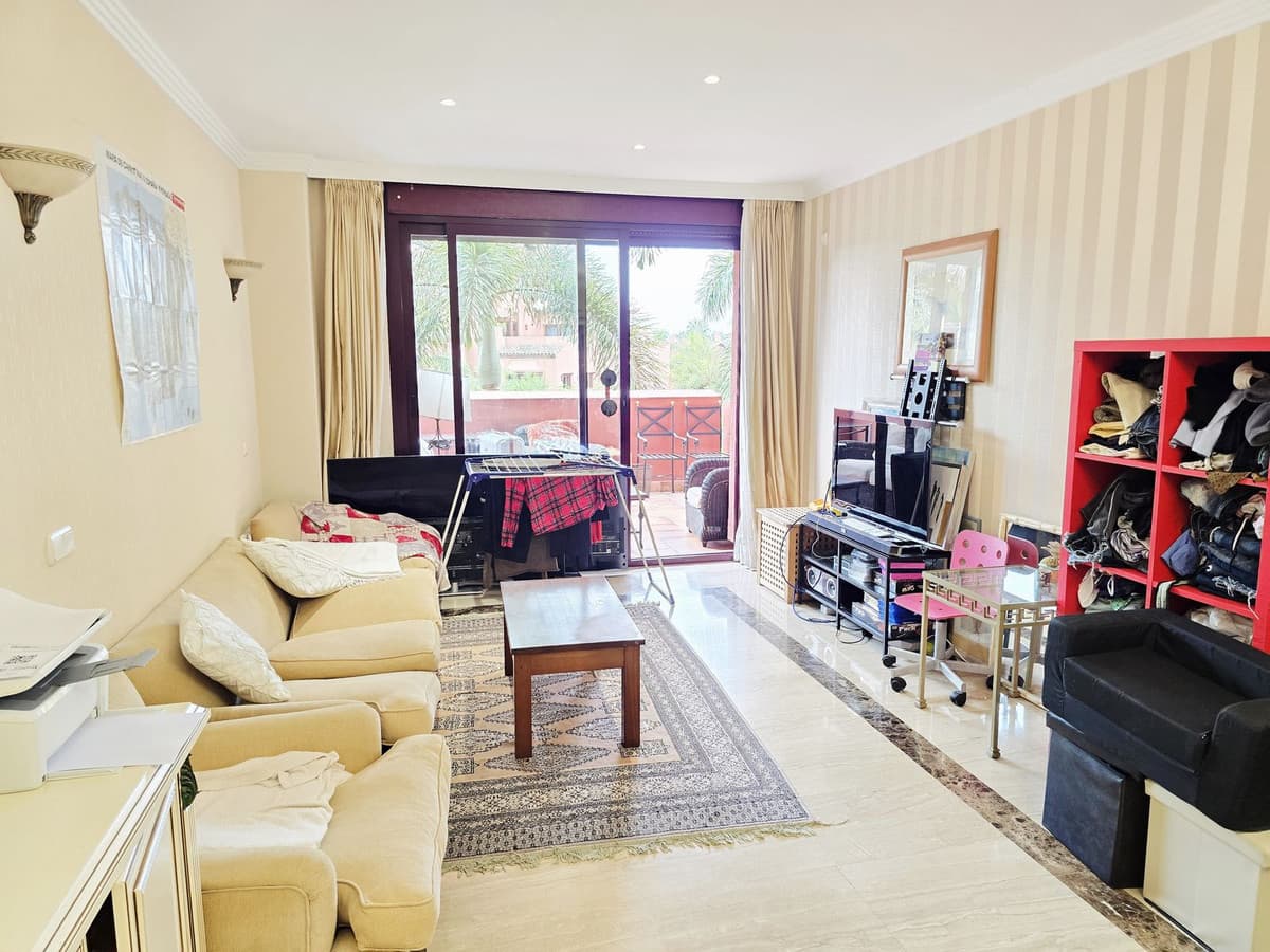 Middle Floor Apartment in New Golden Mile — photo 7 of 10