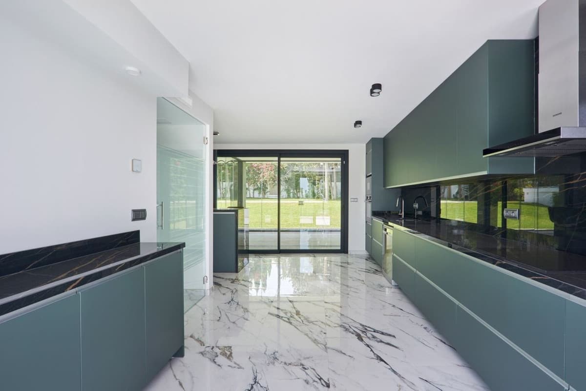 Detached Villa in The Golden Mile — photo 9 of 10